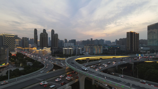 航拍城市交通道路灯光夜景车流4k素材[两条道路]视频