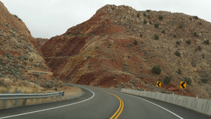 犹他州驾车前往美国亚利桑那州大峡谷的公路旅行26秒视频