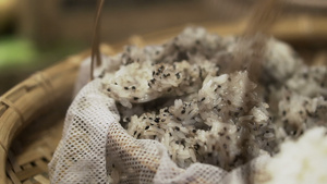 含芝麻的蒸米饭29秒视频