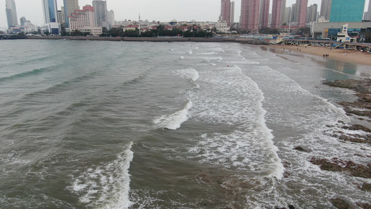 航拍海平面大海海浪浪花视频