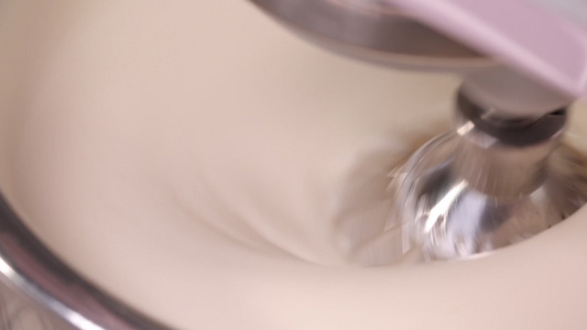 搅拌机打发奶油 视频