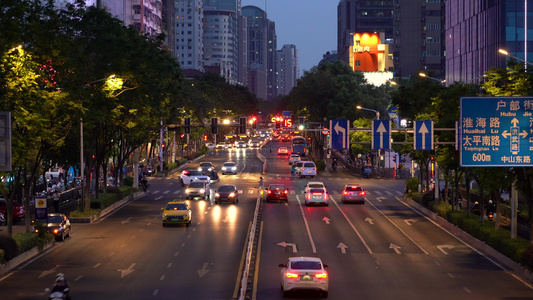 夜幕下的城市夜景道路车流视频