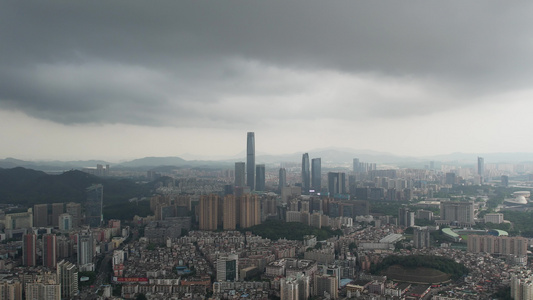 大雨来临的城市航拍视频