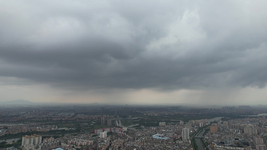 航拍城市局部下雨景观 视频