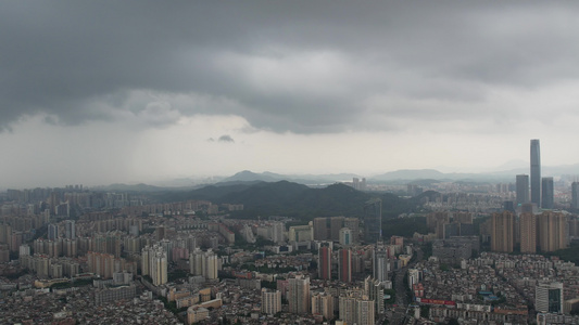 航拍城市局部下雨景观 视频