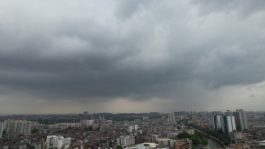 航拍城市局部下雨景观 视频