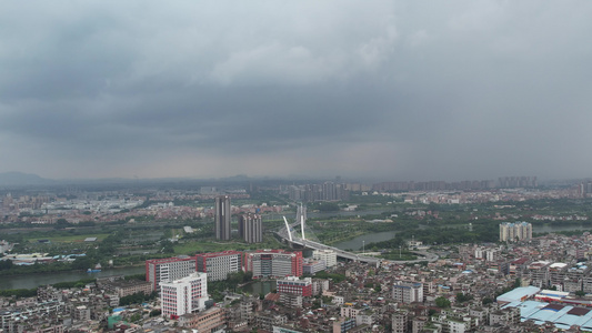 大雨来临前的城市视频