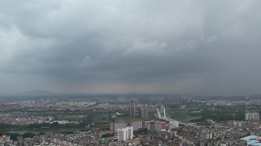 大雨来临前的城市视频