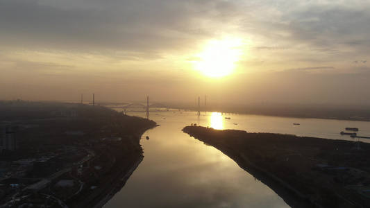 航拍南京长江日落晚霞夕阳视频