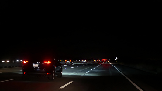 洛杉矶繁忙的高速公路在夜间视频
