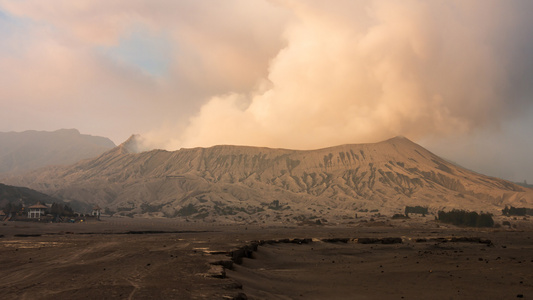 印地安尼西亚火山口延时视频