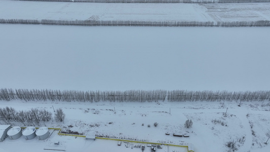 呼伦贝尔农垦农场连队冬季雪景视频