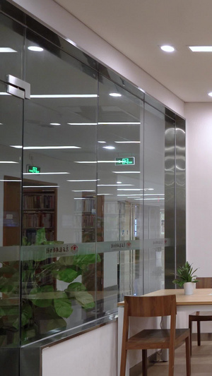 图书馆内部环境书柜空镜头室内环境79秒视频
