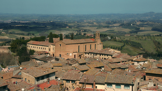 意大利托斯卡纳圣奥古斯丁教堂的圣吉米尼亚诺景观视频