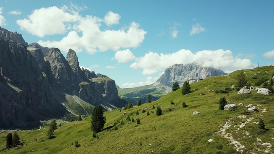 山风景，阿尔塔巴迪亚，意大利视频