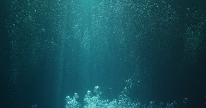 水下的阳光和气泡18秒视频