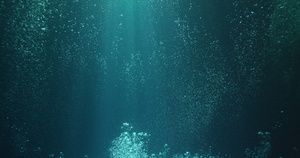 水下的阳光和气泡21秒视频