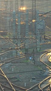 城市夜景灯光轨道火车交通铁轨货运物流素材轨道交通视频