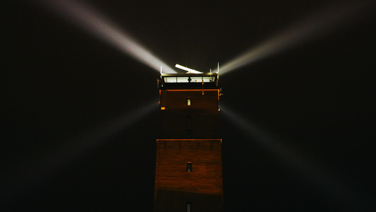 荷兰夜间照明灯塔视频