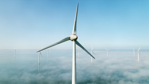 荷兰乌云密布的海上风力涡轮机25秒视频