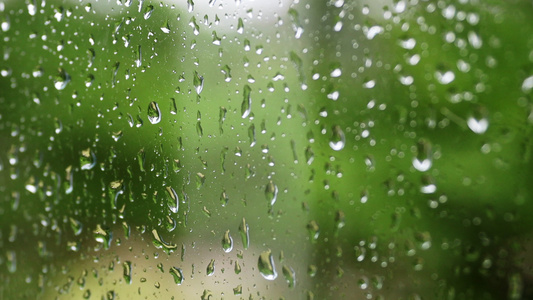 雨滴落在窗户上空境情绪视频视频