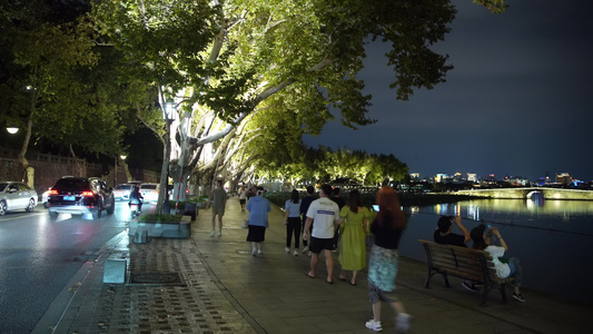 杭州西湖风景区断桥景点夜景4K视频视频