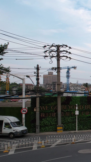 航拍城市中心地标建筑孙中山雕像环岛交通道路车流街景素材交通素材65秒视频