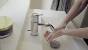 洗手的女人9秒视频