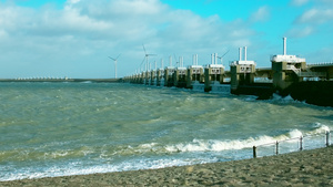 有风力涡轮机的海岸19秒视频