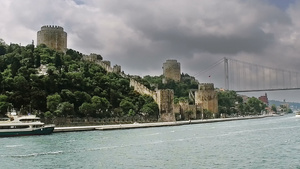 博斯普鲁斯海峡上的鲁梅利亚城堡30秒视频