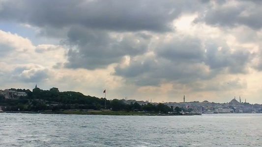 位于伊斯坦布尔最上卡皮的海面视频