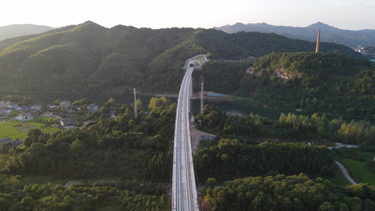 湖南张吉怀高铁高架桥视频