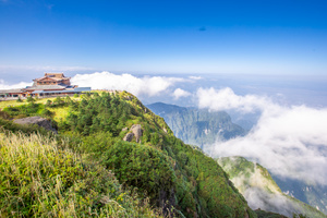 4k延时峨眉山万佛寺与翻腾的云海10秒视频