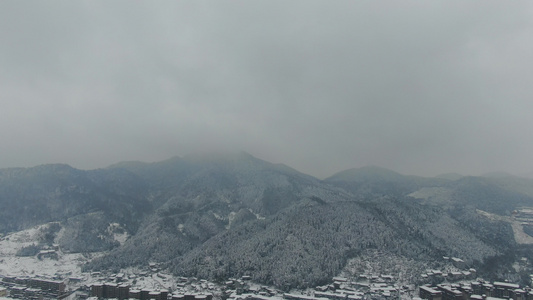 航拍冬天大山雪景视频