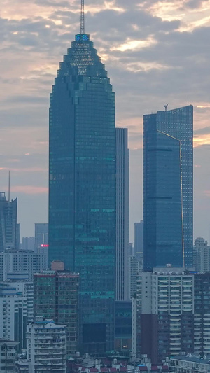 延时摄影风光城市晚霞天空夕阳火烧云天际线金融中心夜景灯光城市素材航拍夜景12秒视频