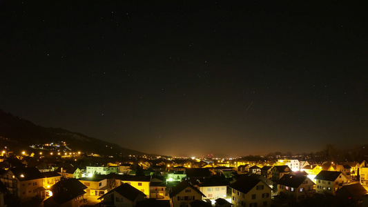 美丽小镇夜晚繁星美景视频