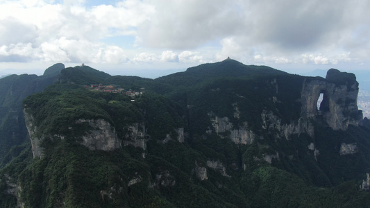 湖南张家界天门山5A景区航拍[天都峰]视频