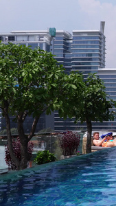 越南酒店高空泳池视频