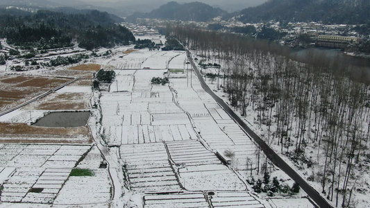 航拍乡村田园冬天雪景视频