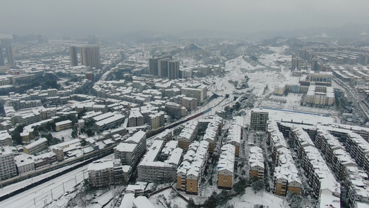 航拍冬天城市雪景视频