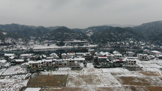 航拍乡村田园冬天雪景视频