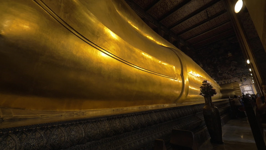 Bangkok,Wat phop寺庙内挂着的布吉达雕像视频