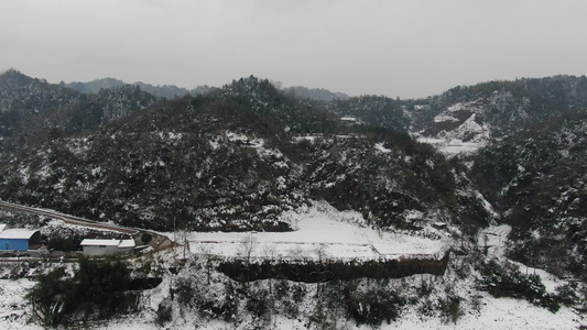 航拍乡村田园冬天雪景视频