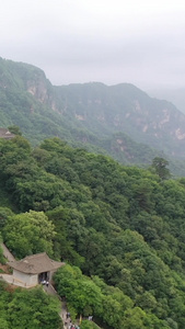 甘肃崆峒山山上的寺庙古建筑视频