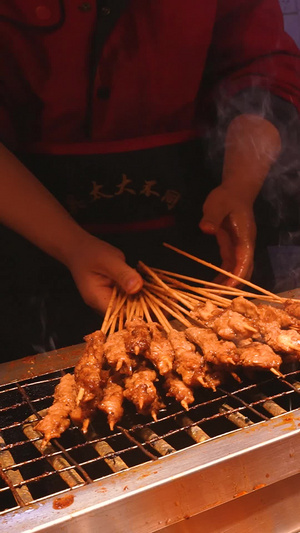 素材慢镜头升格拍摄新疆风味美食烧烤肉串制作过程夏天美食62秒视频