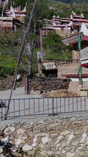 四川丹巴县旅游景点甲居藏寨民居航拍视频四川旅游49秒视频