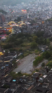 航拍湖南地标4A级旅游景区凤凰古城夜景商业街景人流素材商业素材视频