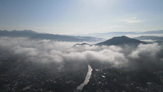 航拍清晨山间云雾缭绕云层之上视频