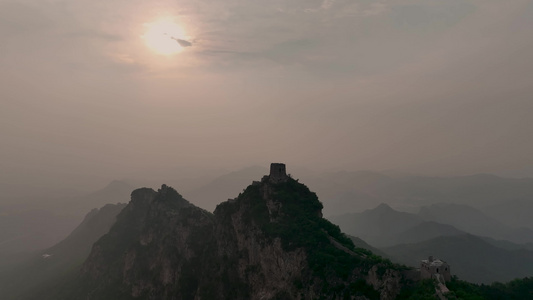 长城烽火台夕阳与落日长城建筑视频