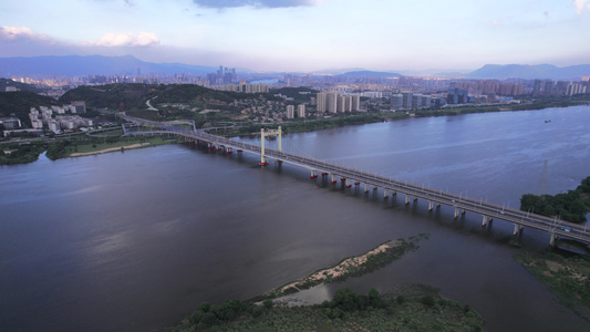 跨江大桥上的日落黄昏夕阳视频